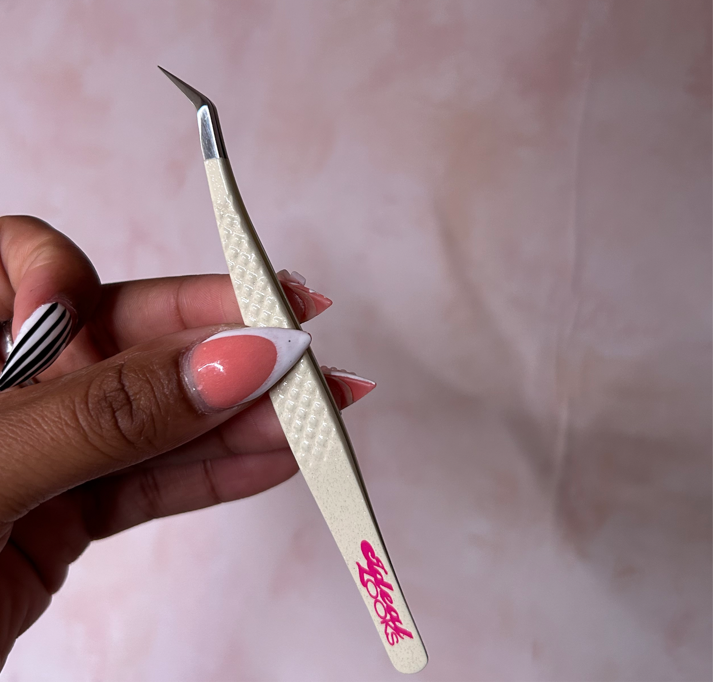 IDEAL SLANTED TWEEZER